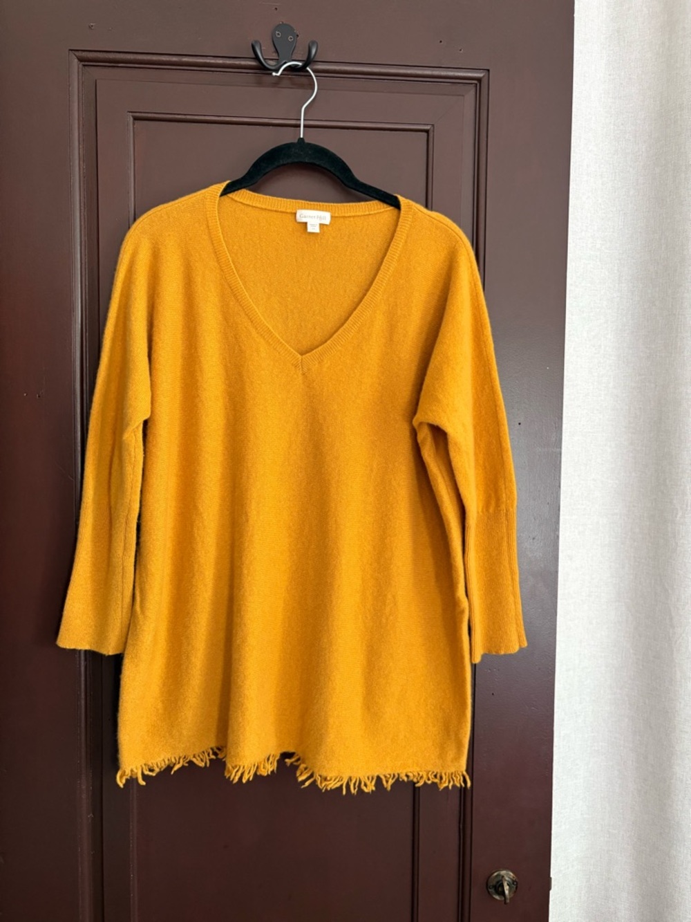 Garnet Hill recycled cashmere fringe hem sweater v neck pullover mustard size M